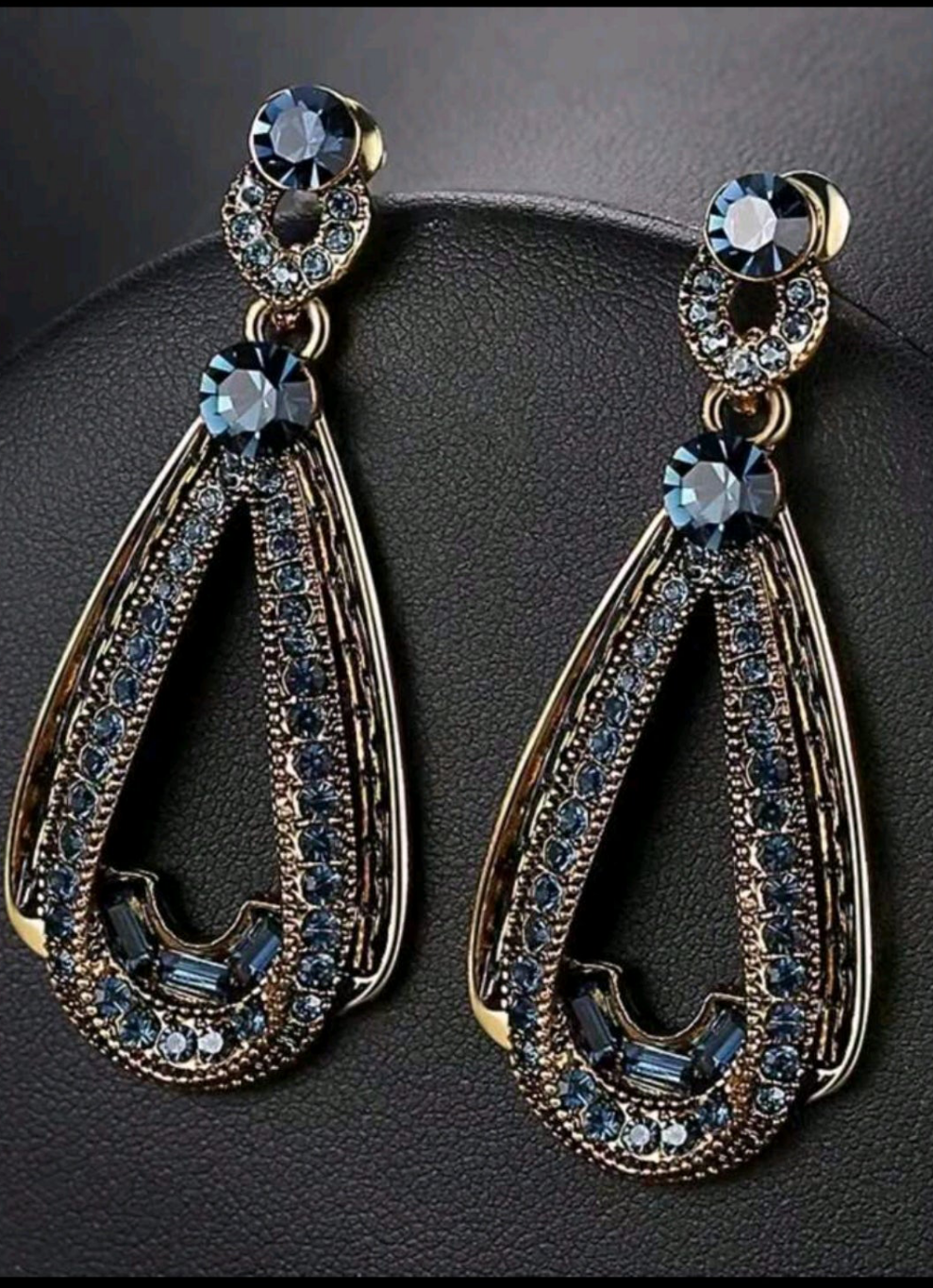 Blue teardrop earrings