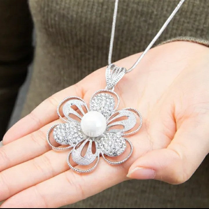 Beautiful flower necklace